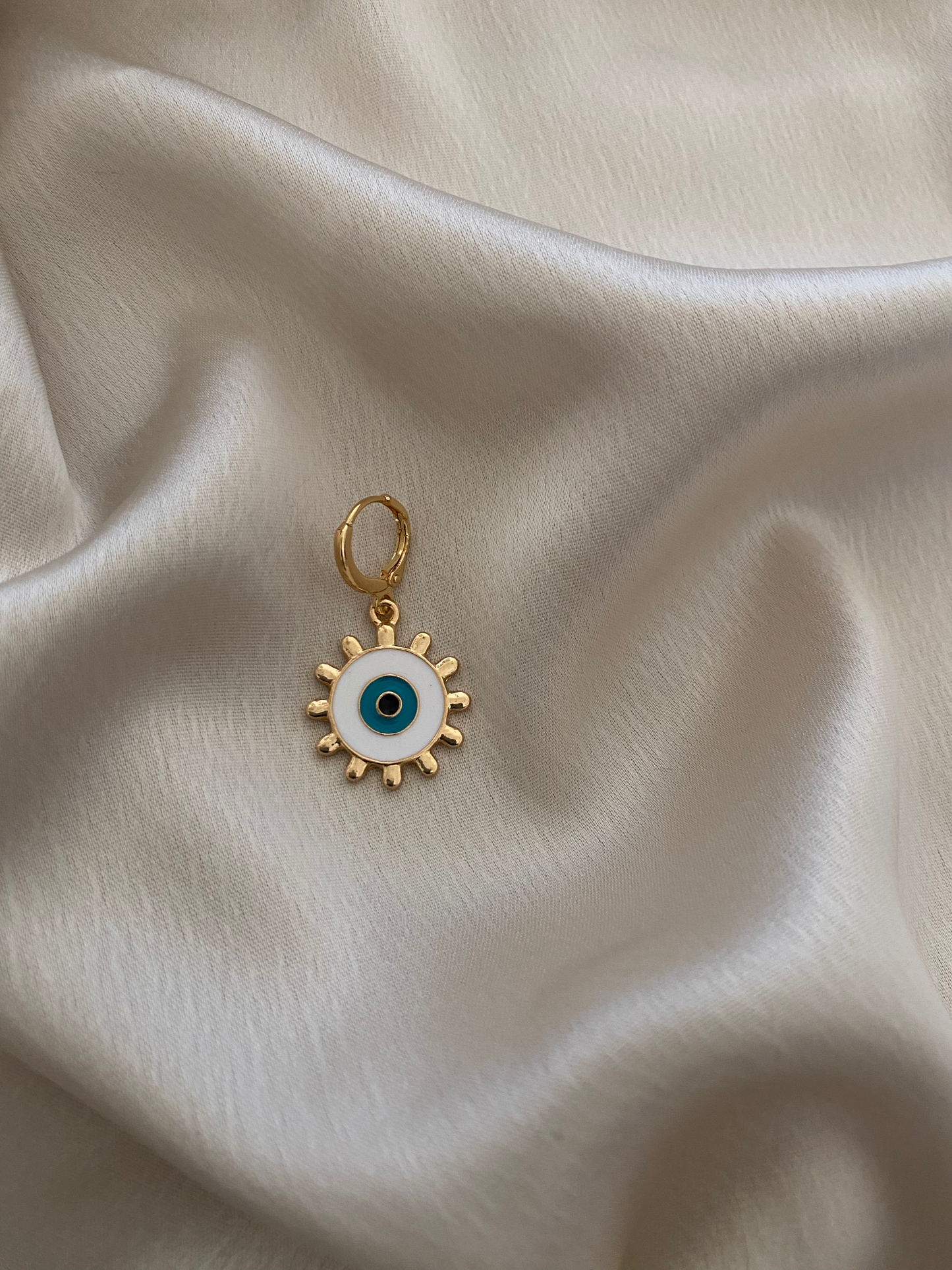 WHITE EYE EARRING