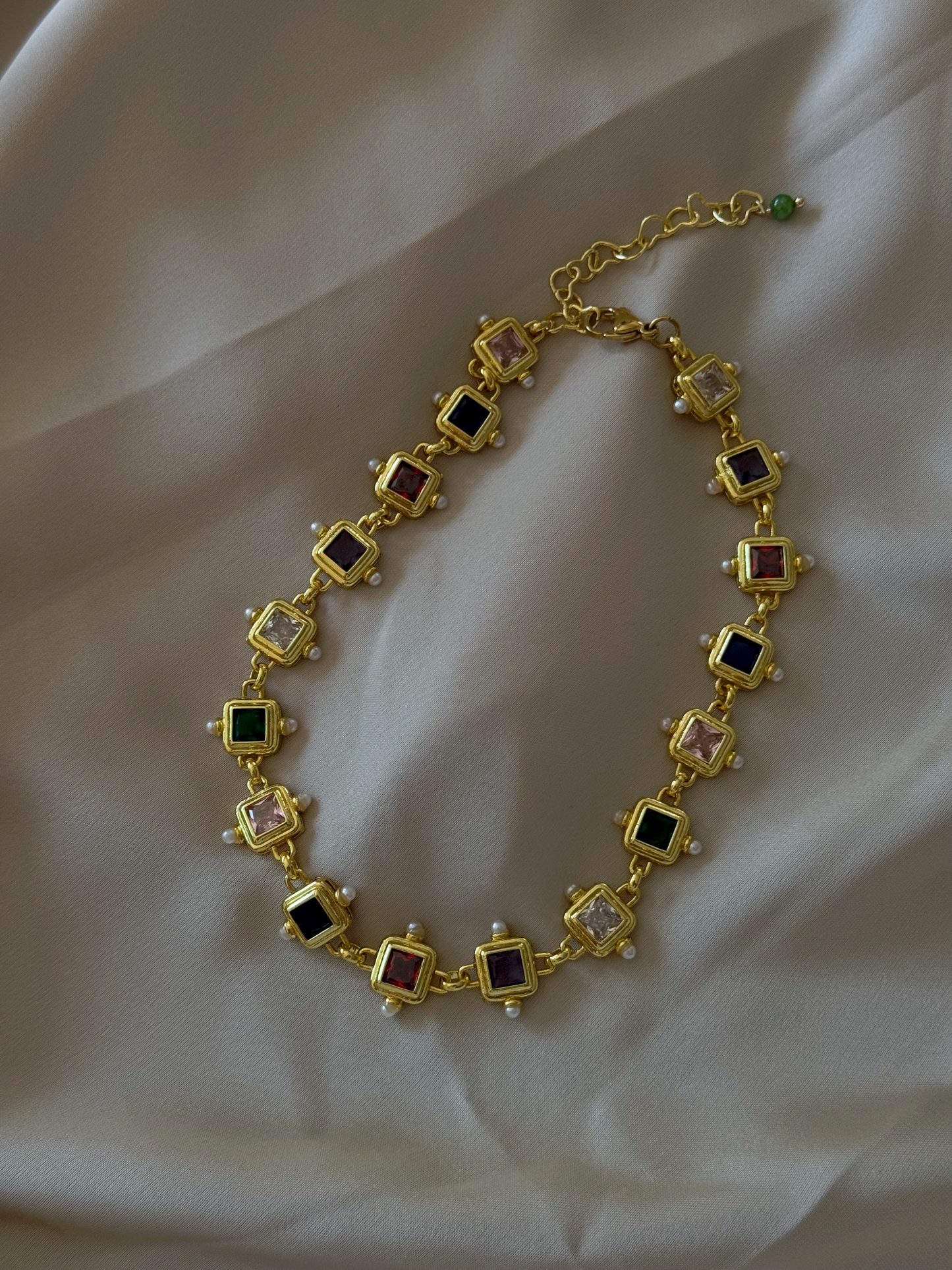 CONFETTI CHOKER