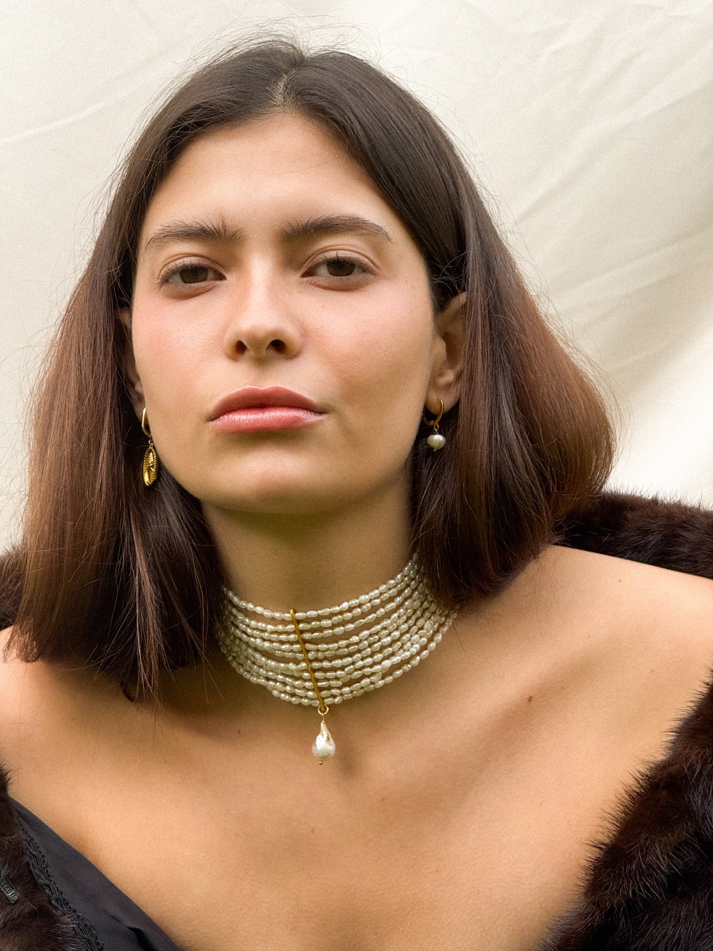 CROWN OF PEARLS CHOKER