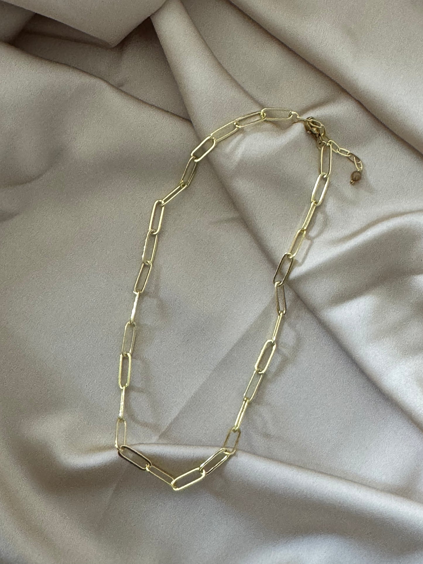 OVAL NECKLACE