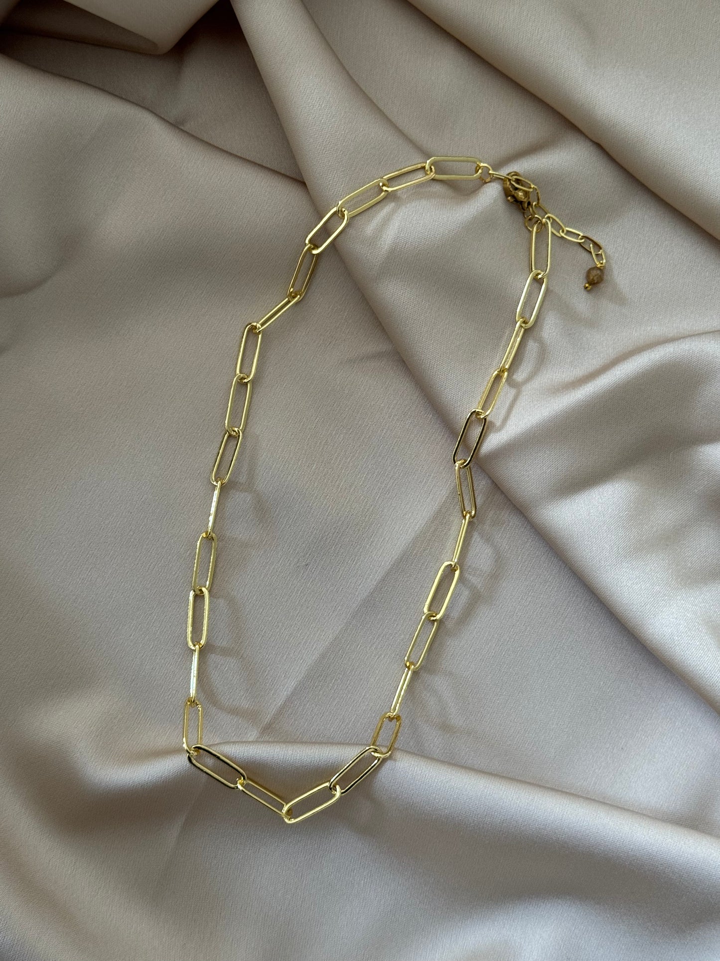 OVAL NECKLACE