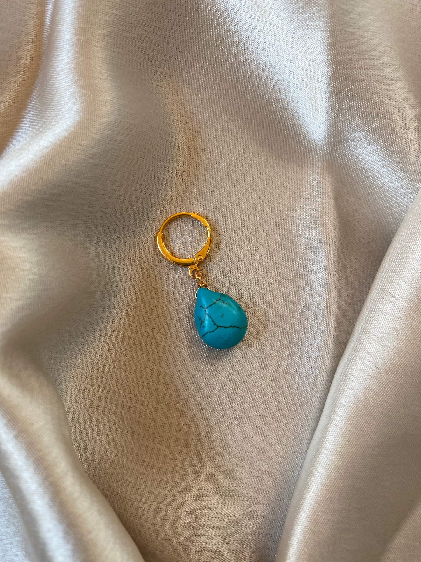 SHORT TURQUOISE EARRING