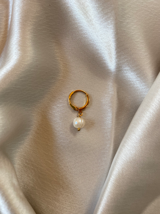 SINGLE PEARL EARRING