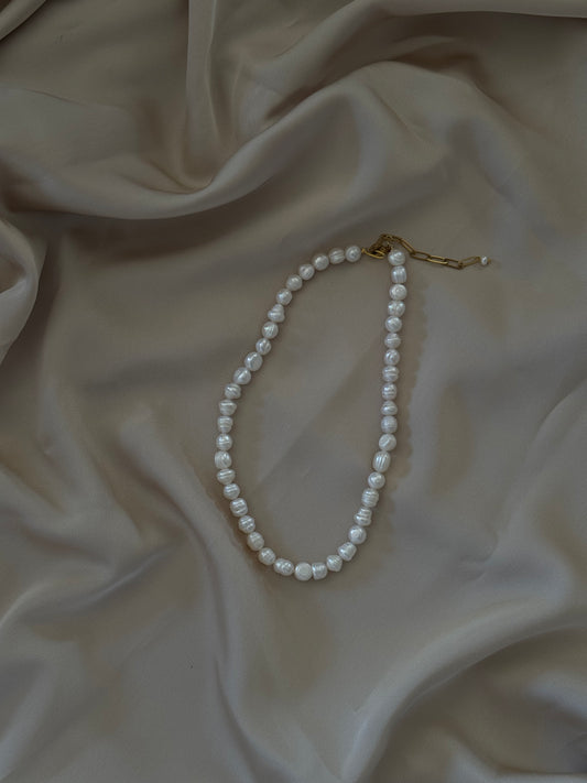 CLASSIC PEARL NECKLACE
