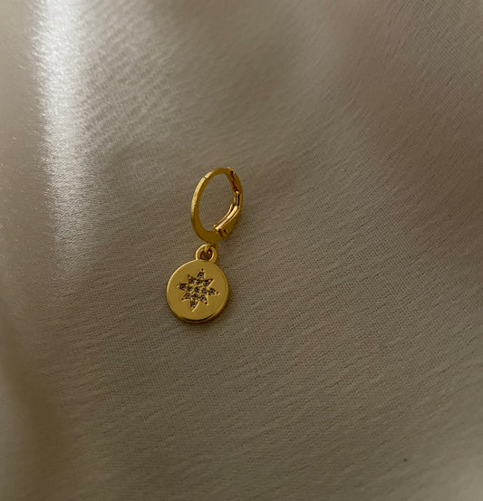 TINY STAR EARRING
