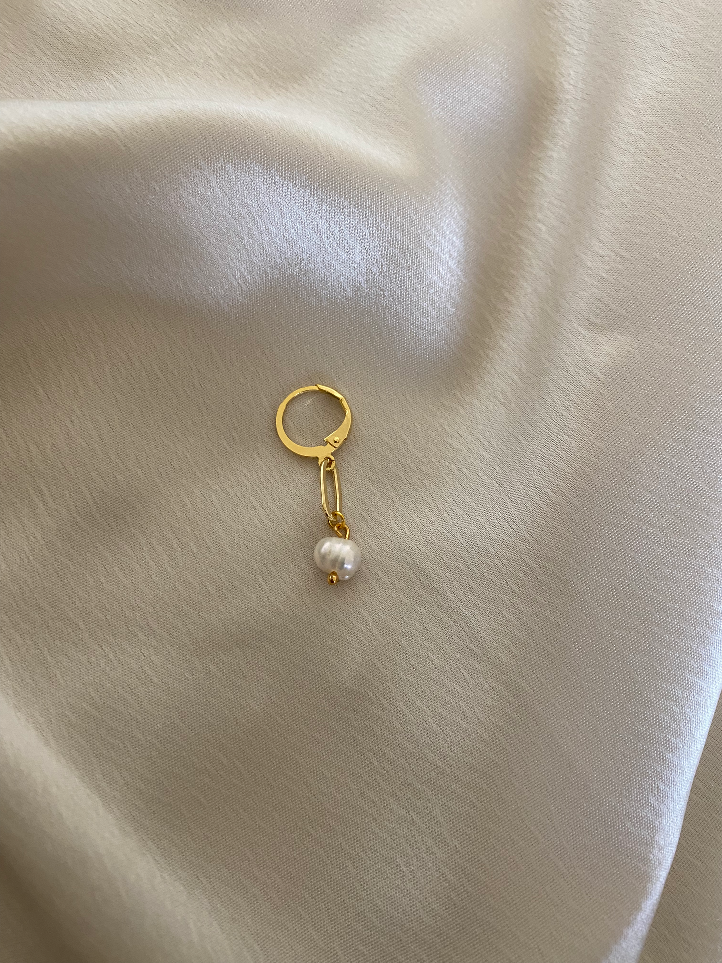 CHAIN SINGLE PEARL EARRING